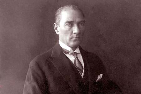 a musical tribute to ataturk by julide yalcin violin